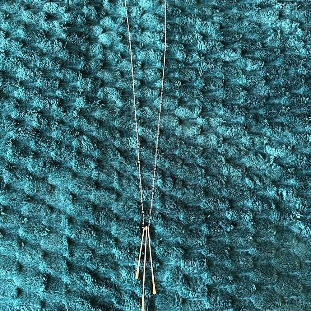 Versona Elegant gold tone Pendant Necklace